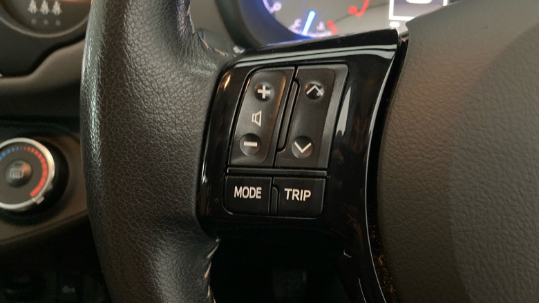 Toyota Yaris 1.5 VVT-i Icon Tech 5dr Petrol Hatchback